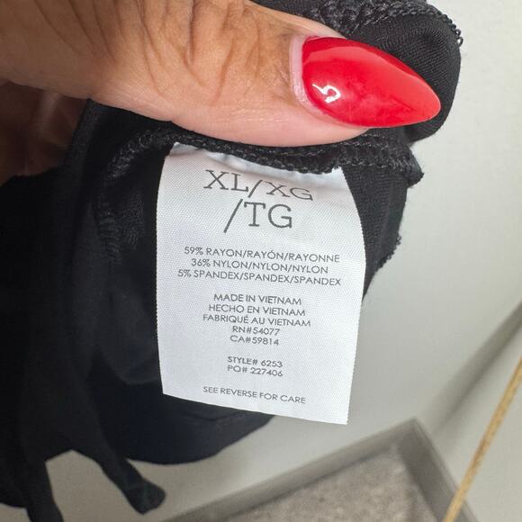 Cabi Black Button Front Cardigan Jacket Top Size XL Stretch Knit Pocket Style - Picture 4 of 7